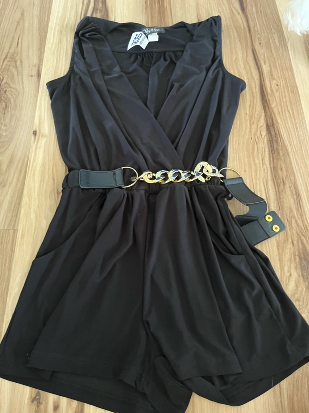 Valia romper Women’s shorts size Medium Belt